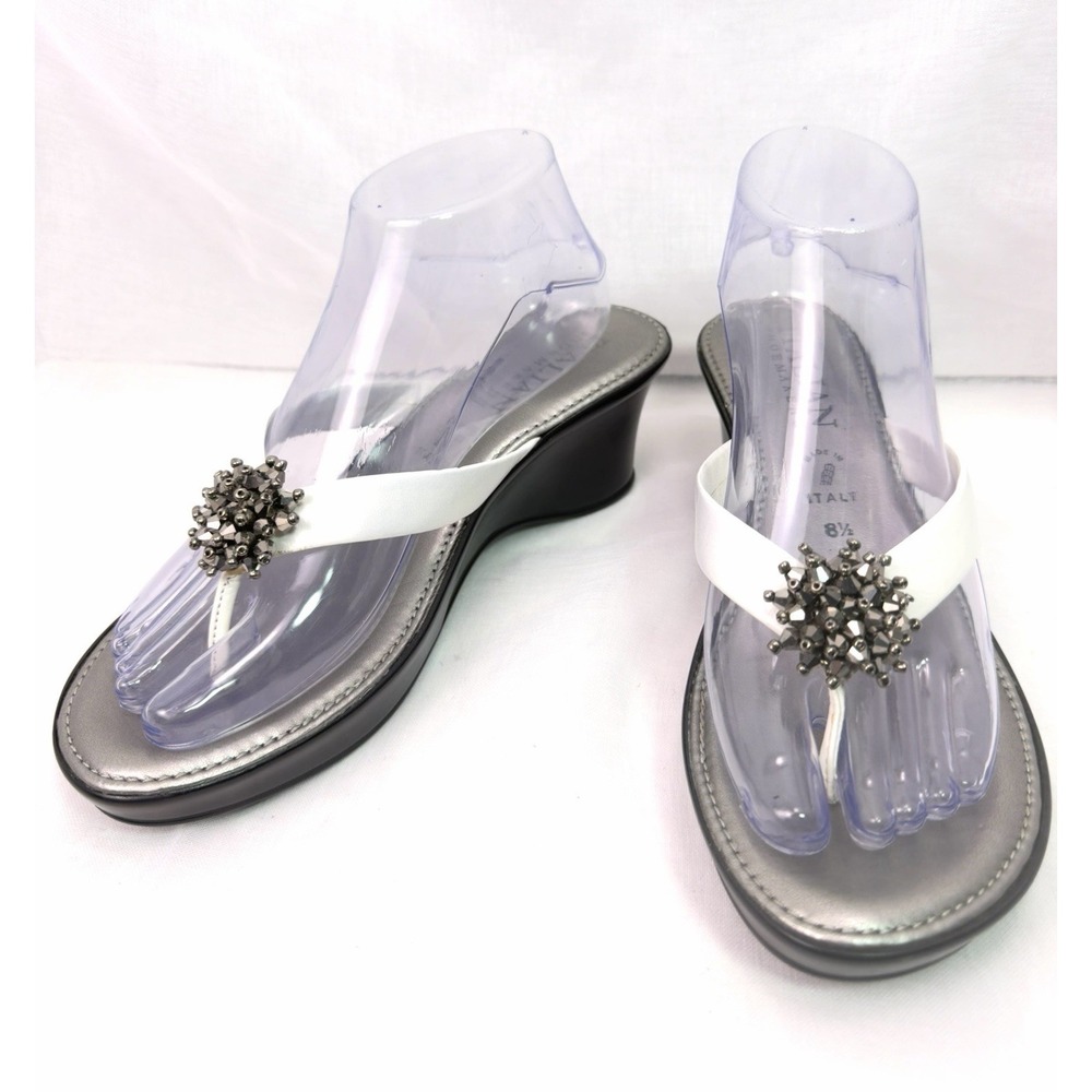 Italian Shoemakers Womens 8.5 White Thong Sandals Wedge Heel Made In Italy EUC